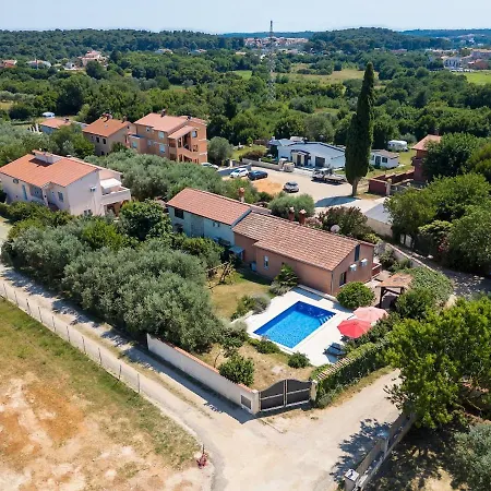 Eco Friendly With Pool In Villa *