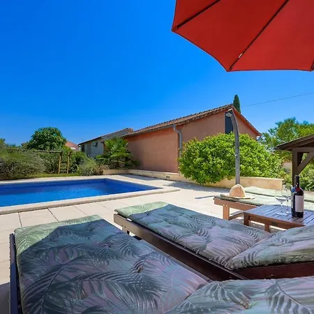 Villa Eco Friendly With Pool In *