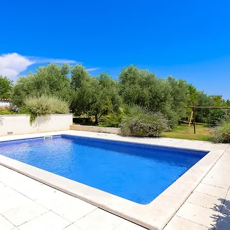Eco Friendly With Pool In Villa