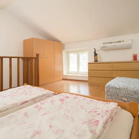 Eco Friendly With Pool In Villa Pula