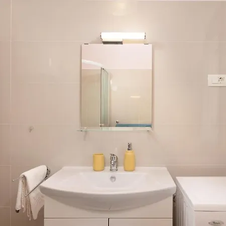 Eco Friendly With Pool In Villa Pula