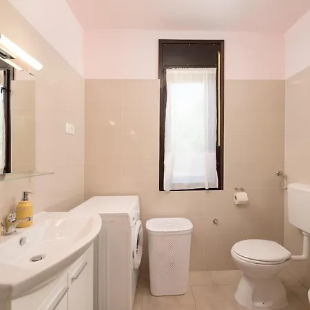 Villa Eco Friendly With Pool In