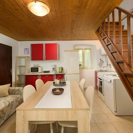 Villa Eco Friendly With Pool In Pula